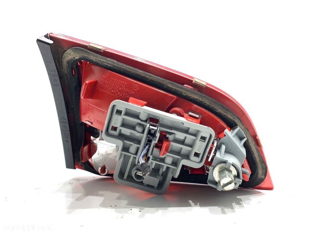 LAMPA PRAWY TYŁ WEWNĘTRZNA  AUDI A4 B8 Avant (8K5) 2007 - 2015 1.8 TFSI 118 kW [160 KM] benzyna - 2