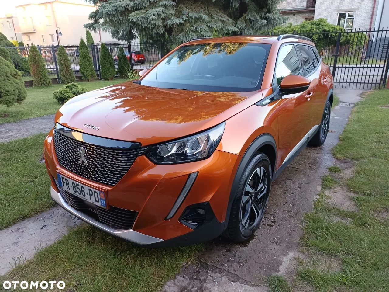 Peugeot 2008 PureTech 130 EAT8 Allure - 1