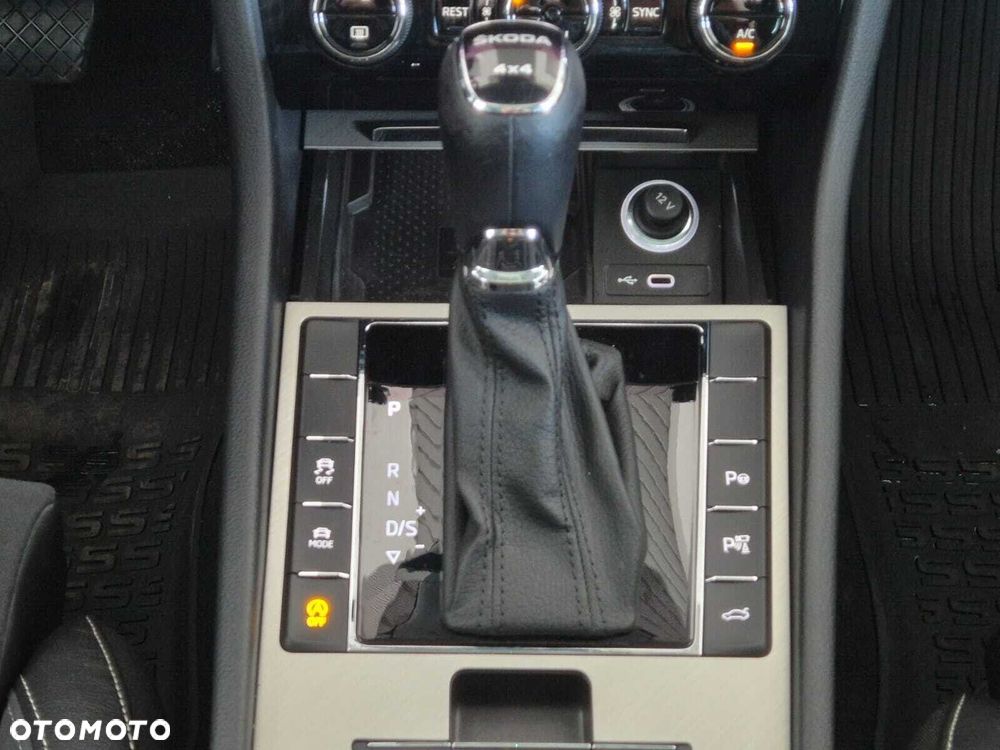 Skoda Superb 2.0 TSI 4x4 Style DSG - 38