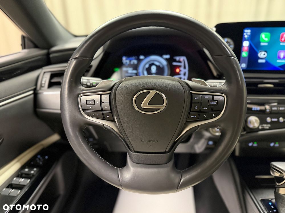 Lexus ES 300h Business Edition - 9