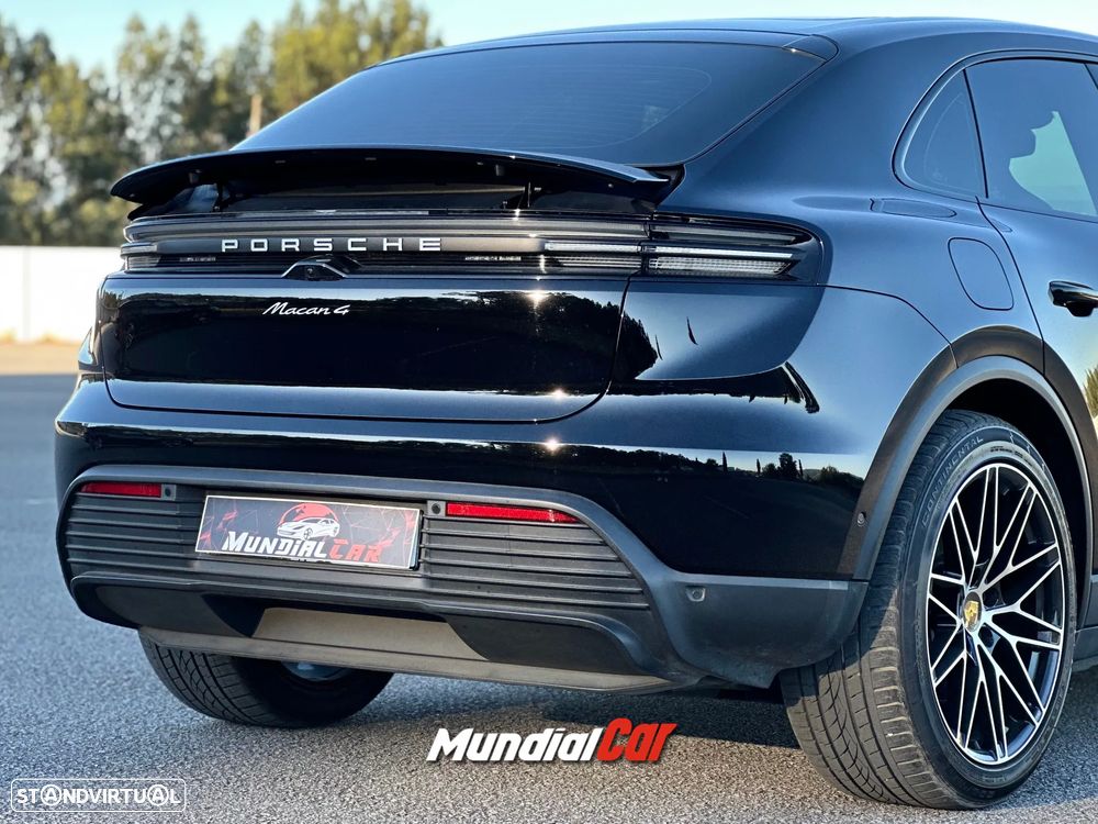 Porsche Macan Electric 4 - 17