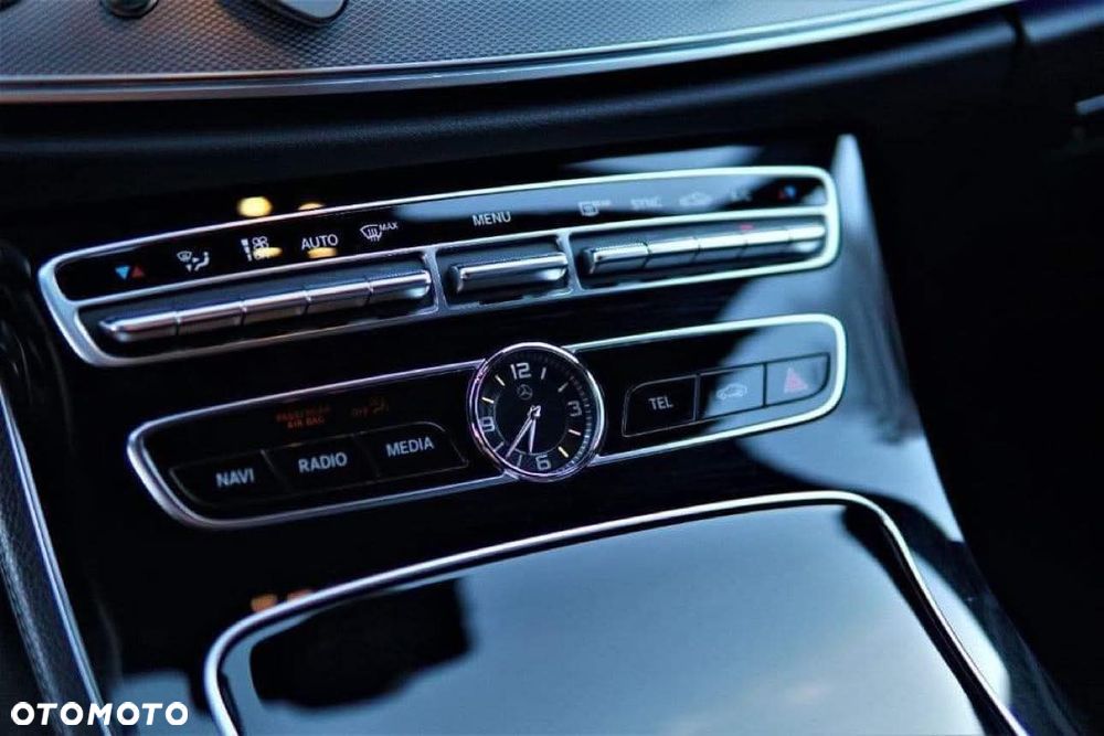 Mercedes-Benz Klasa E 220 d 9G-TRONIC - 12