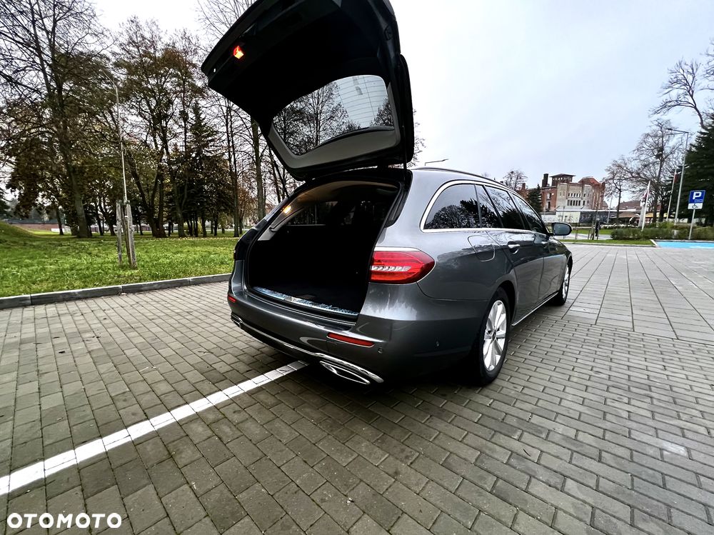 Mercedes-Benz Klasa E 300 d T 9G-TRONIC Avantgarde - 8