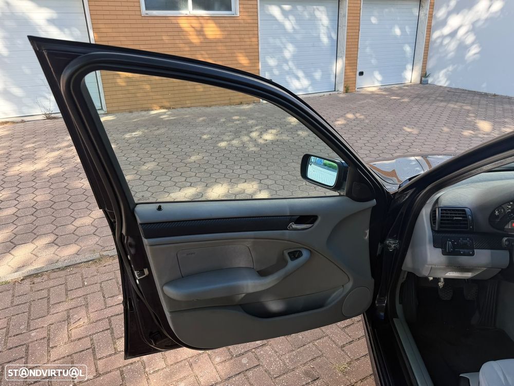 BMW 320 d Navigator - 12