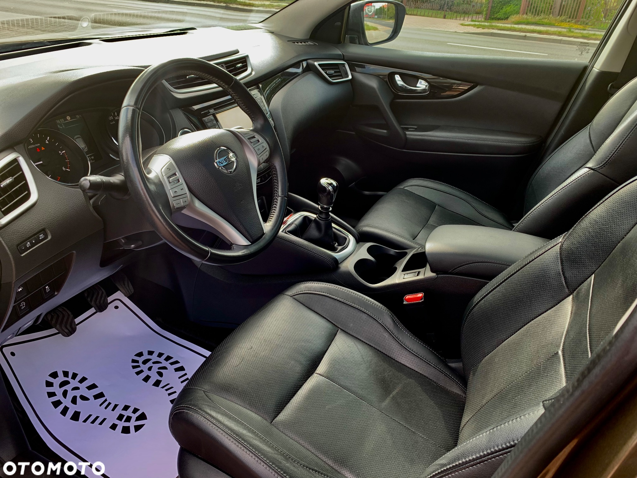 Nissan Qashqai 1.6 DCi Tekna EU6 - 18