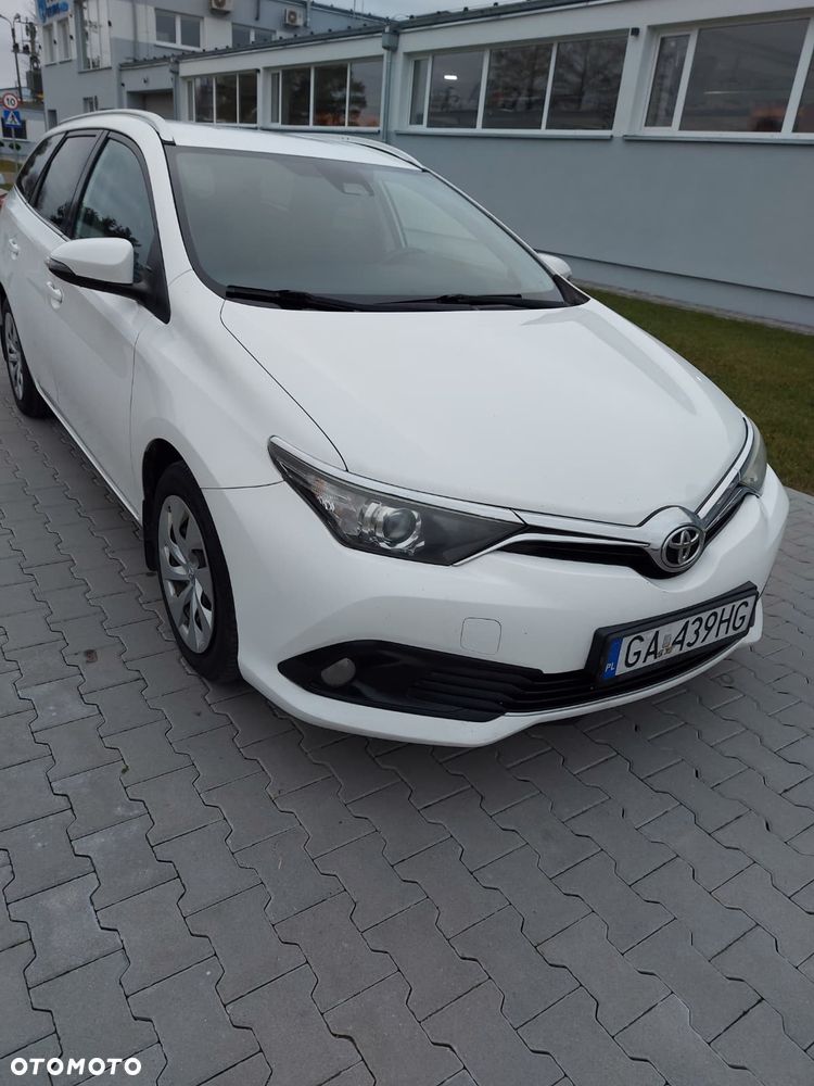 Toyota Auris 1.6 D-4D Premium - 2