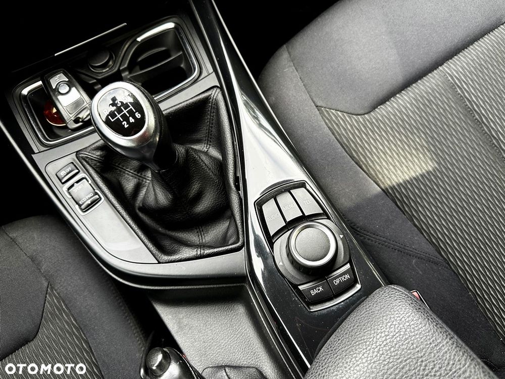 BMW Seria 1 118d Sport Line - 27