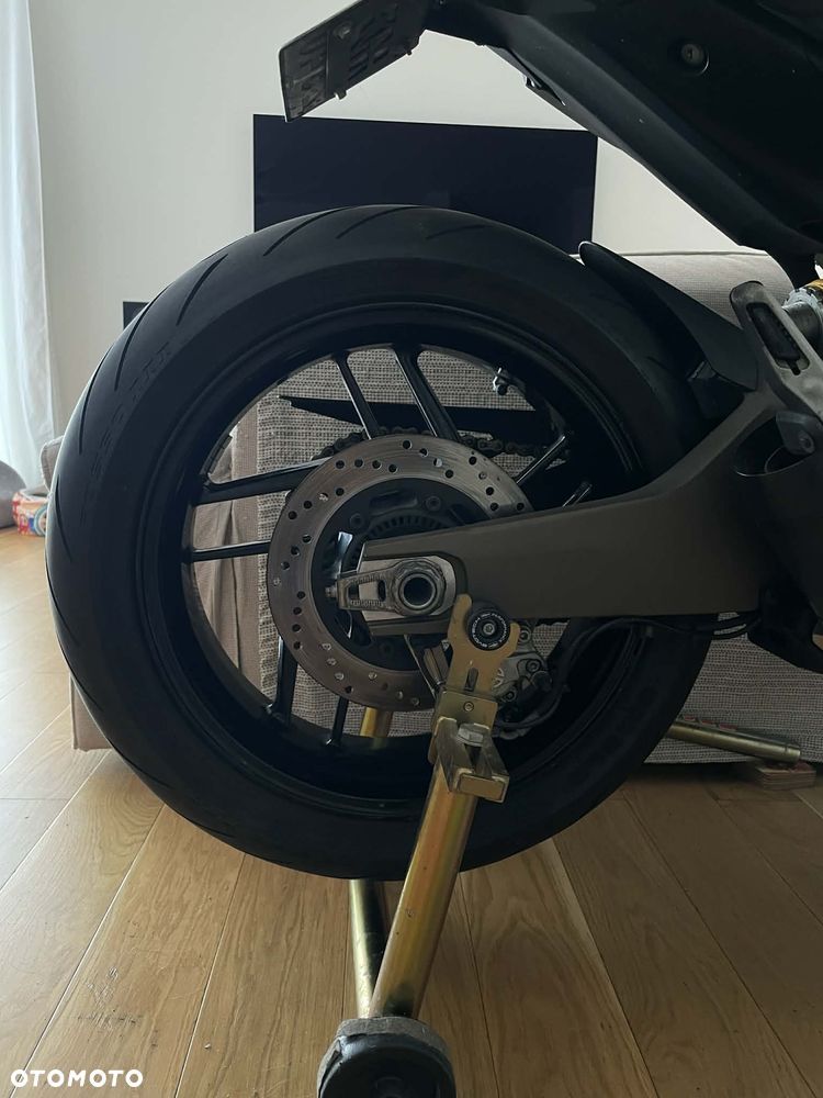 Ducati Monster - 4