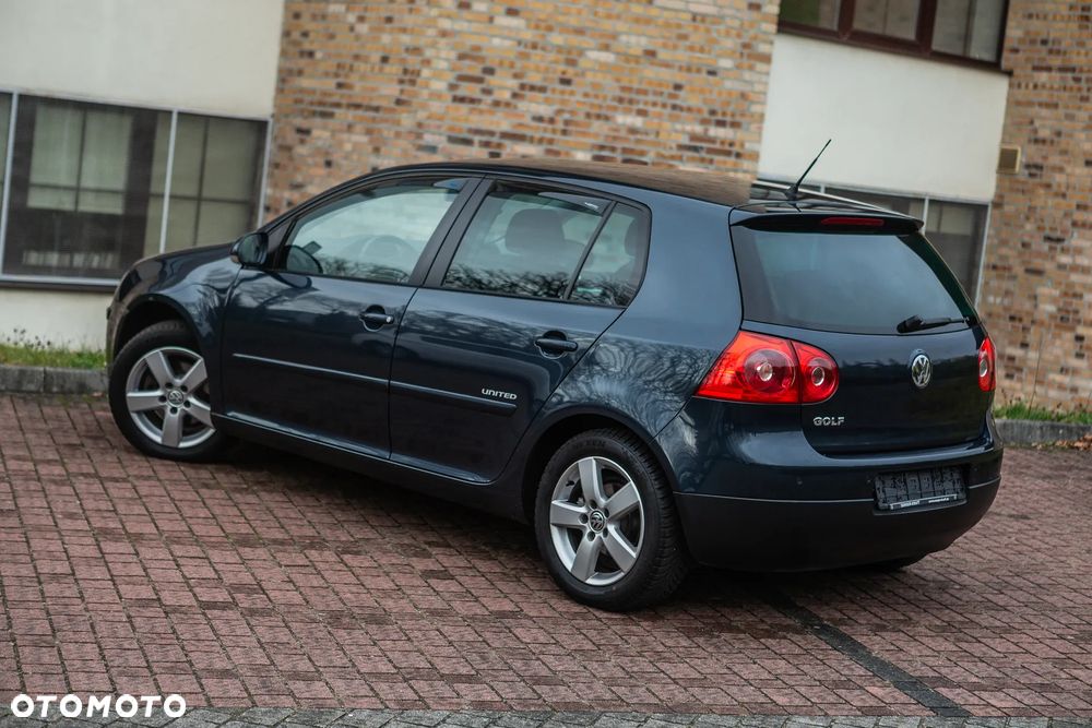 Volkswagen Golf - 17