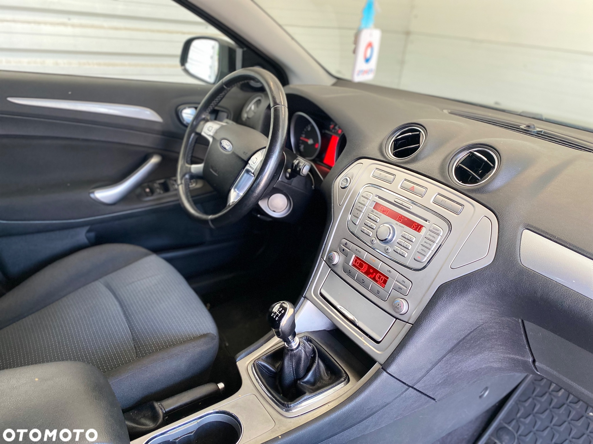 Ford Mondeo 2.0 TDCi Trend - 10