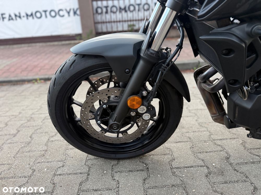 Yamaha MT - 22