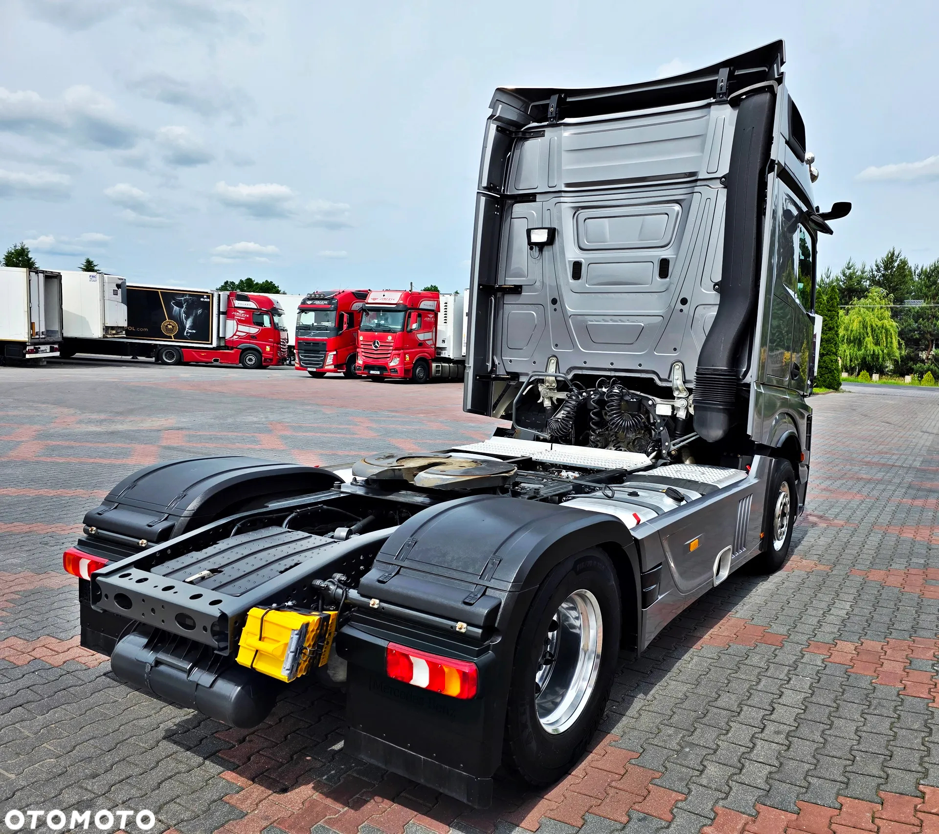 Mercedes-Benz ACTROS 1842 MP5 / Metalik / 263 000 km / Standard 315/70/22.5 - 6