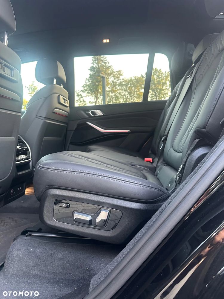 BMW X7 xDrive40i - 7