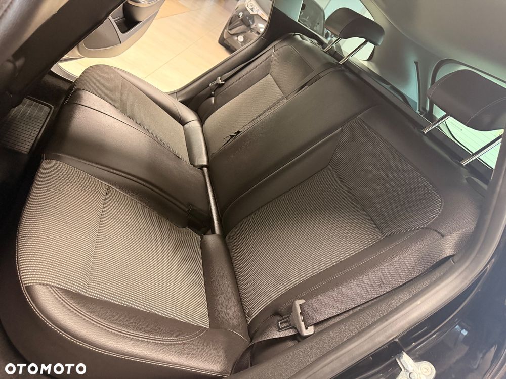 Opel Astra 1.4 T Executive S&S - 19