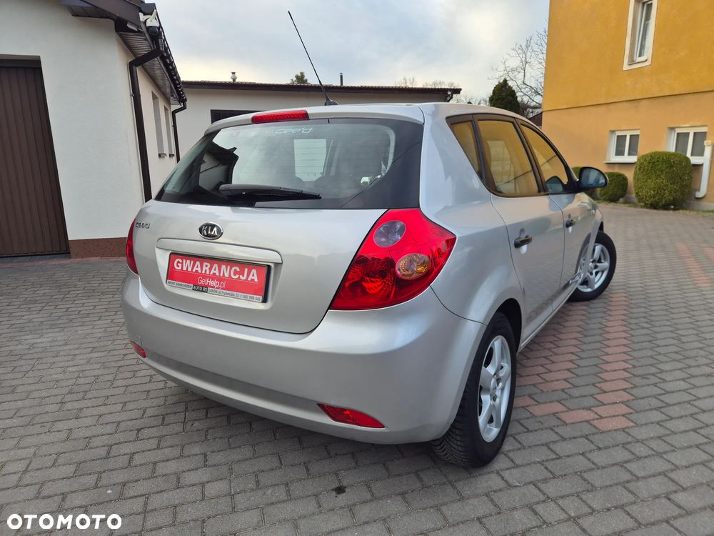 Kia Ceed - 7