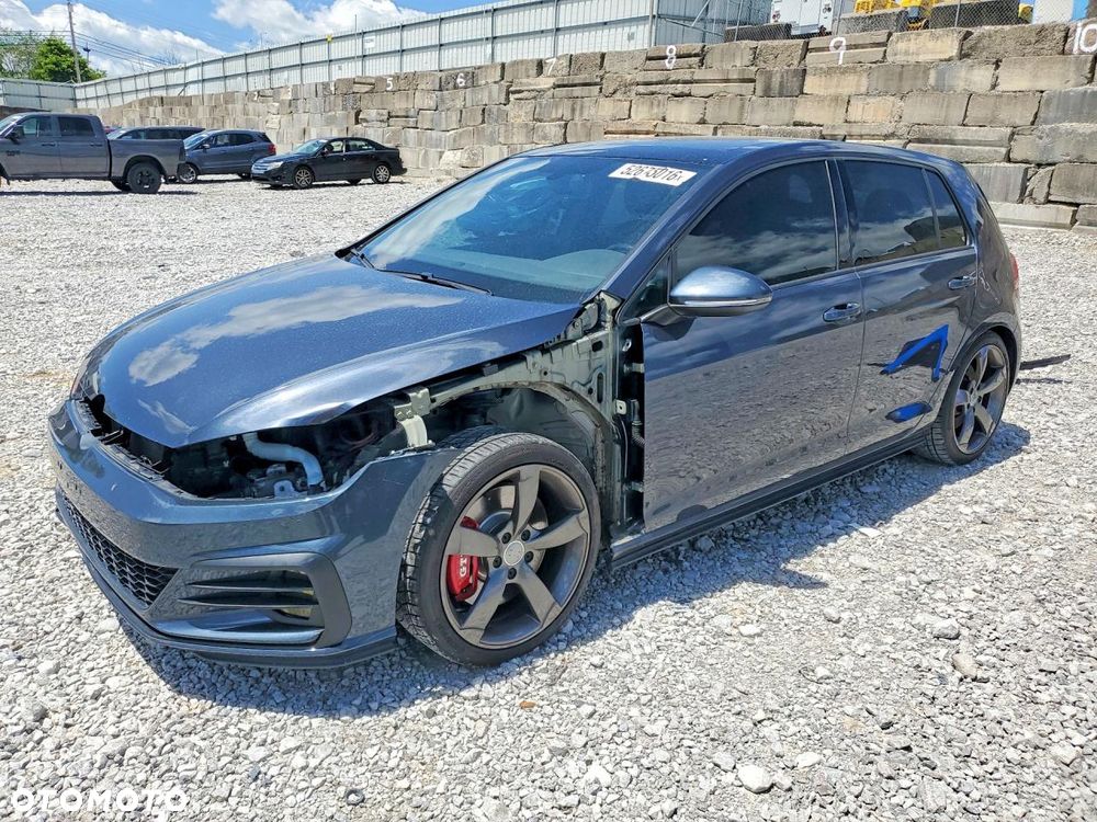 Volkswagen Golf - 3