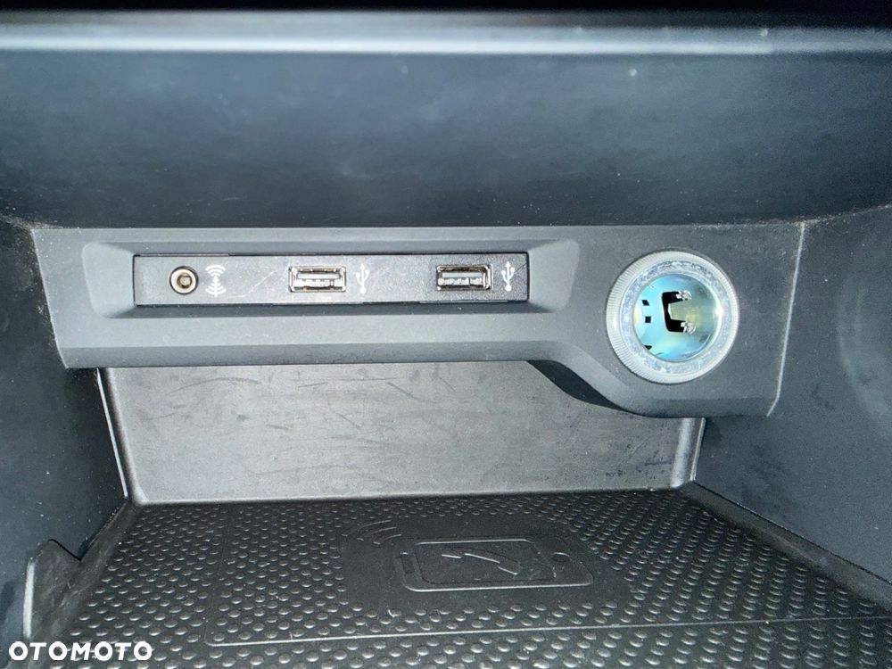 Volkswagen Touran 2.0 TDI SCR DSG ACTIVE - 22