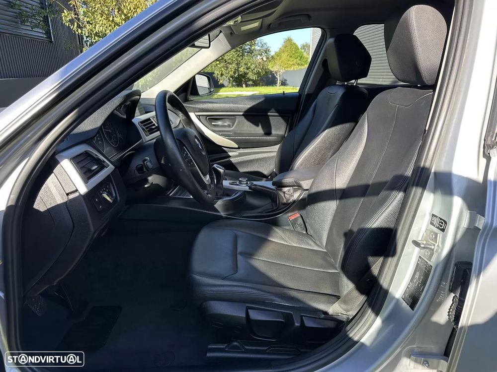 BMW 318 d Sport Line - 30