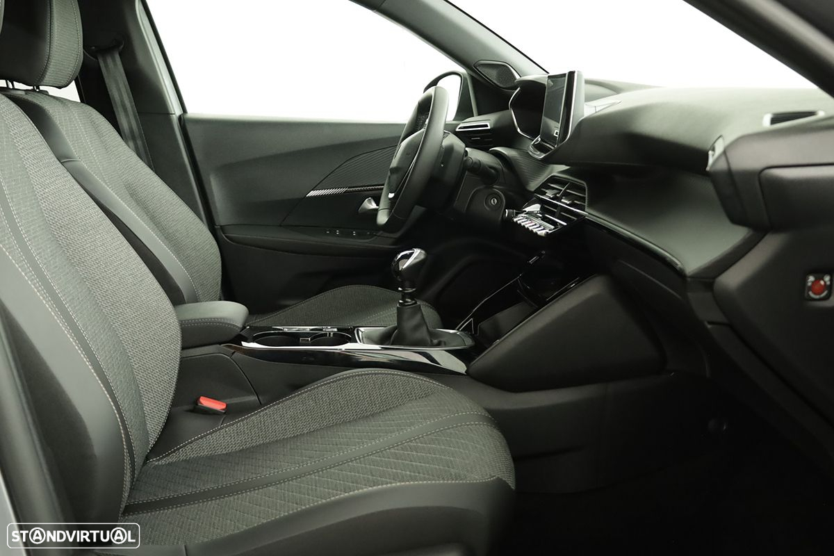 Peugeot 2008 1.2 PureTech Allure - 23