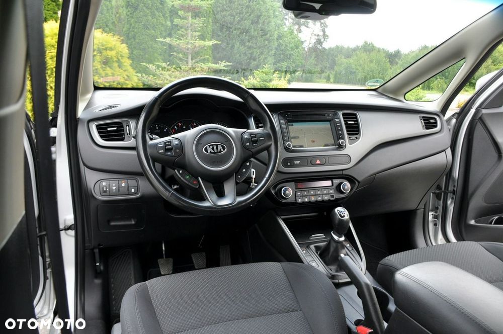 Kia Carens - 29