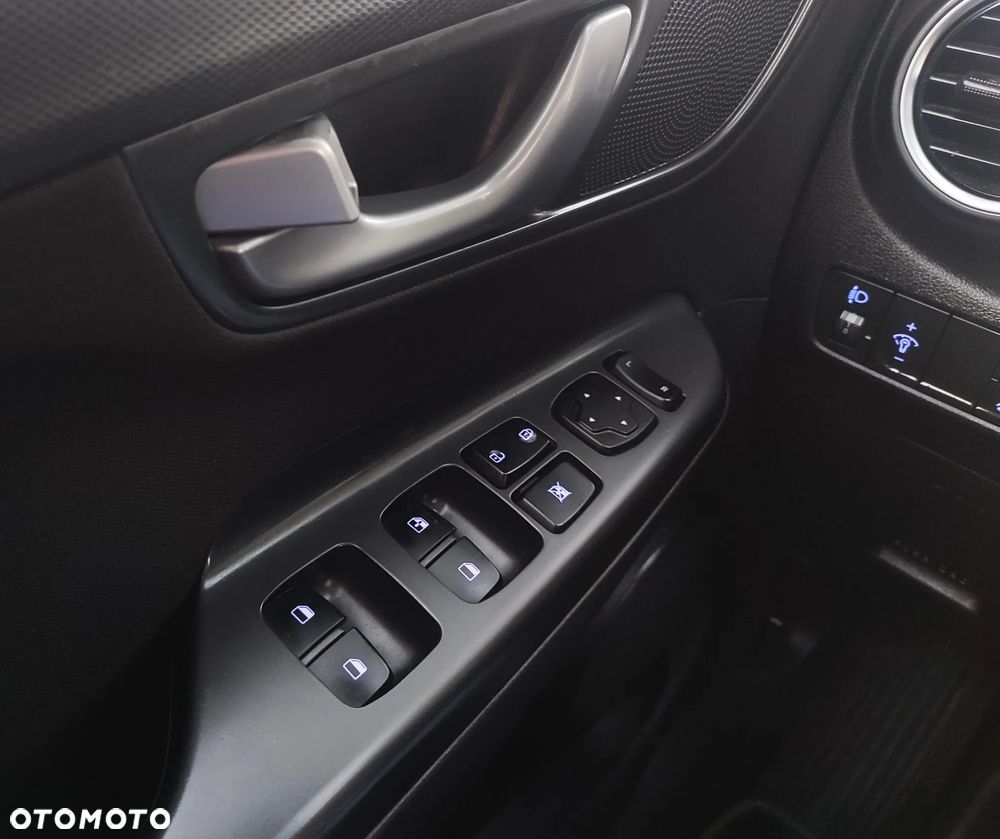Hyundai Kona - 16