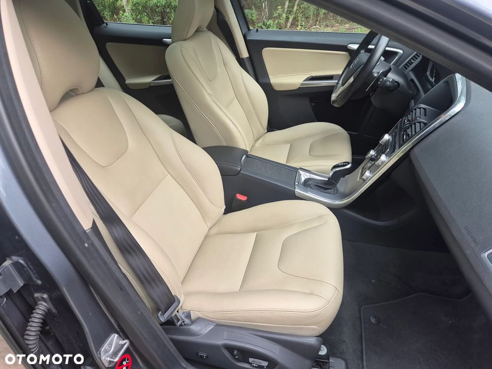 Volvo XC 60 D4 Drive-E Summum - 24