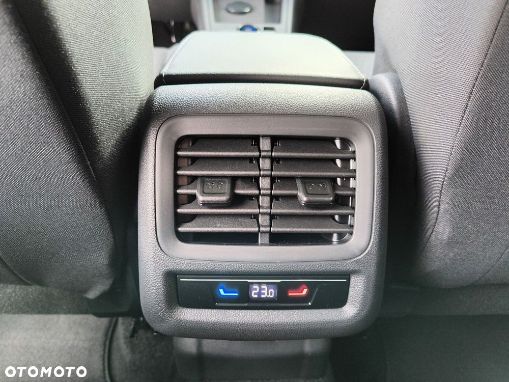 Volkswagen T-Roc - 24