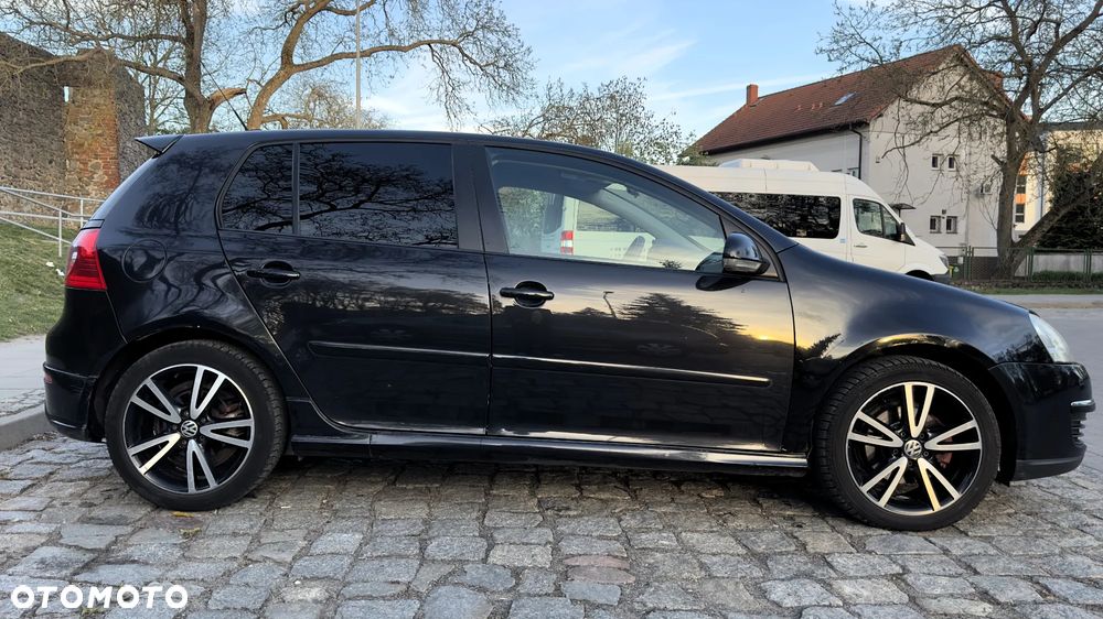 Volkswagen Golf - 5