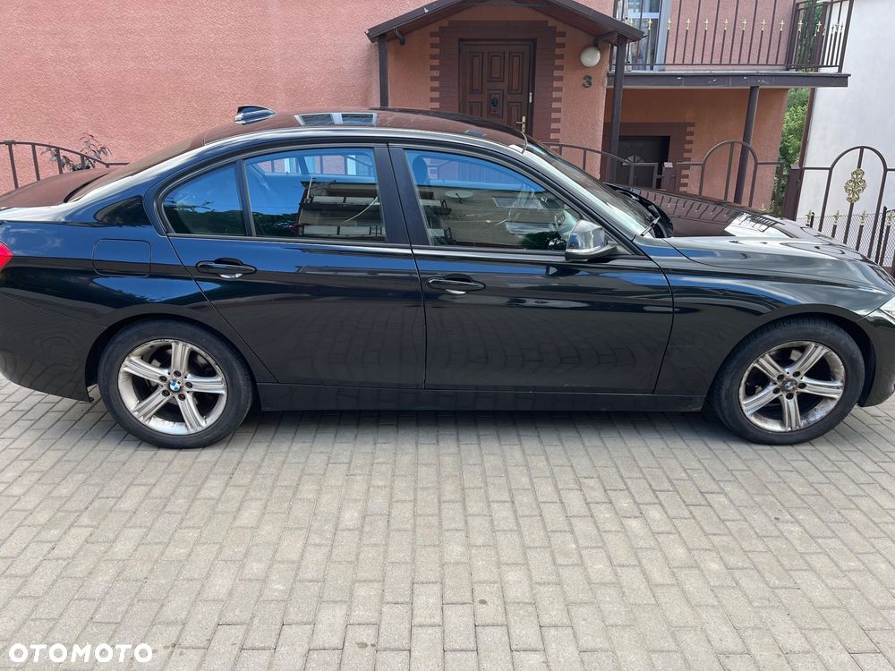 BMW Seria 3 318d - 3