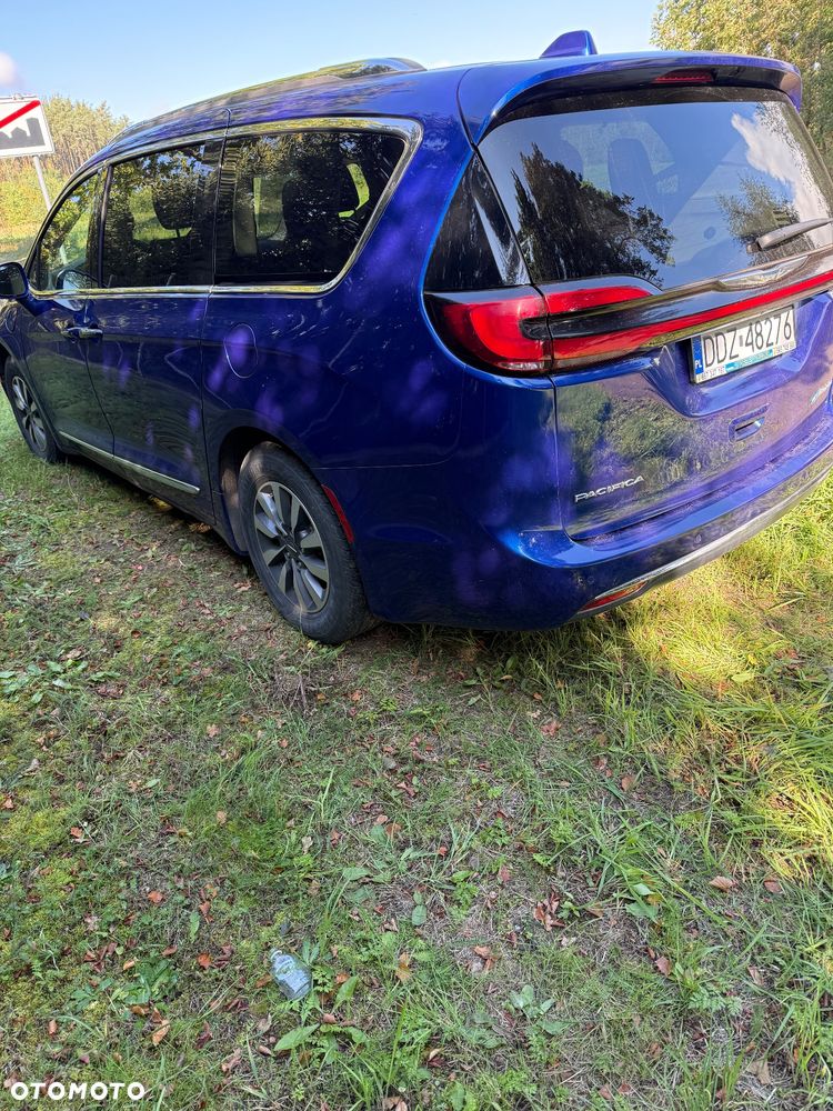 Chrysler Pacifica - 3