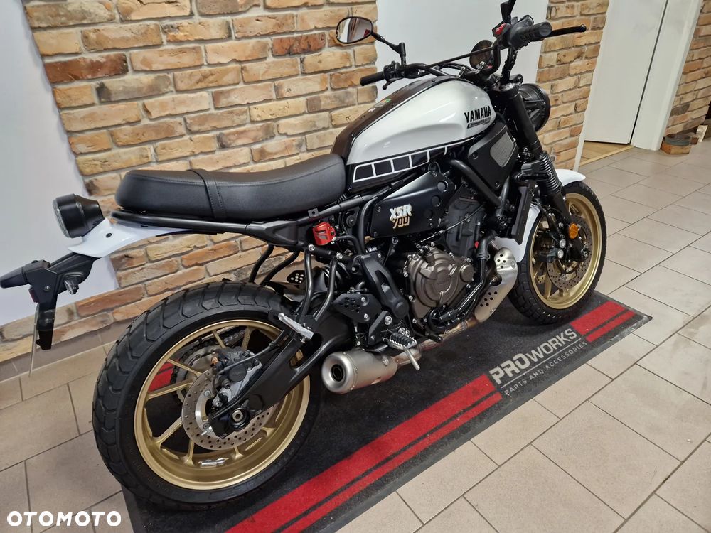 Yamaha XSR - 2