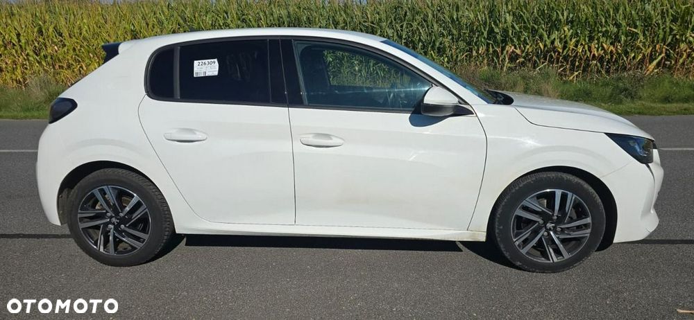 Peugeot 208 - 40
