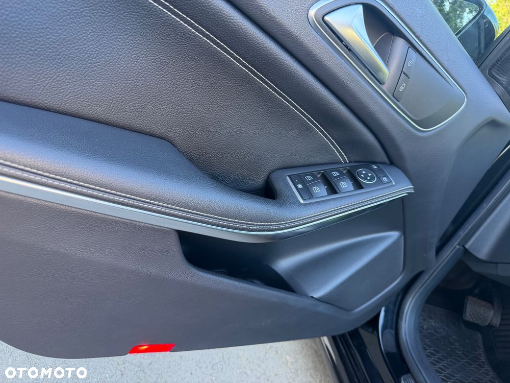 Mercedes-Benz Klasa A 180 7G-DCT Activity Edition - 23