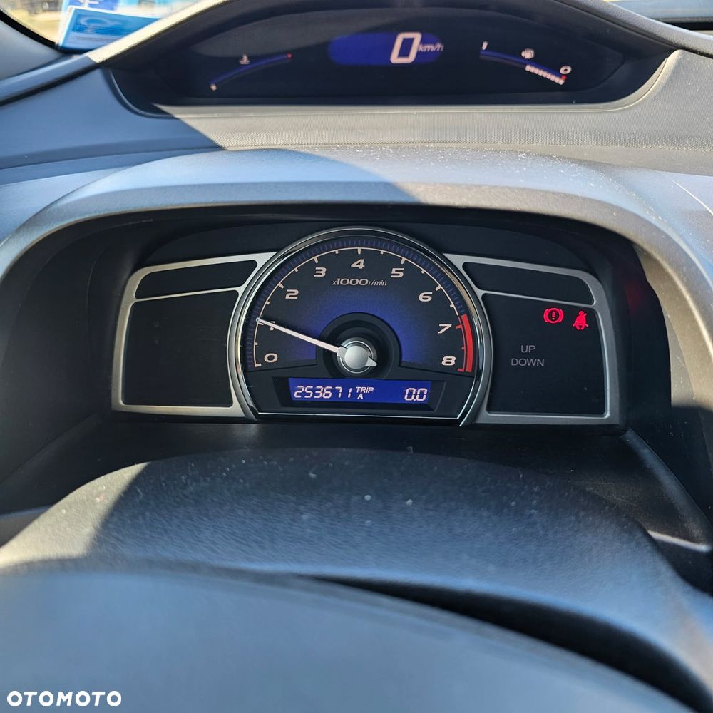 Honda Civic 1.8 Comfort - 11