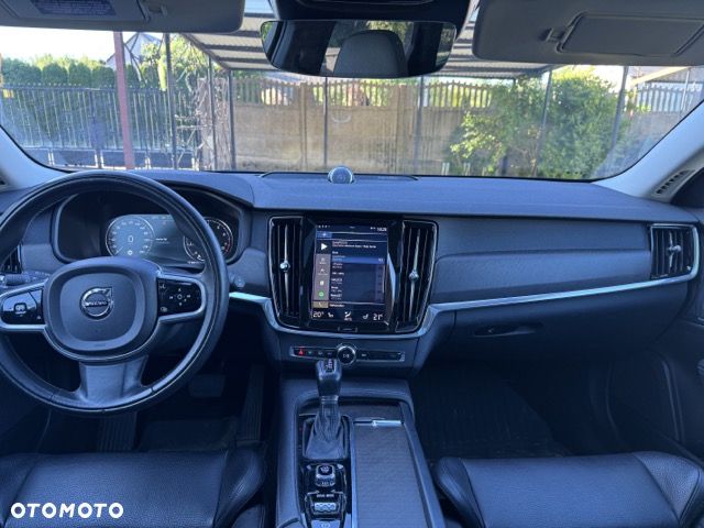 Volvo V90 Cross Country - 11