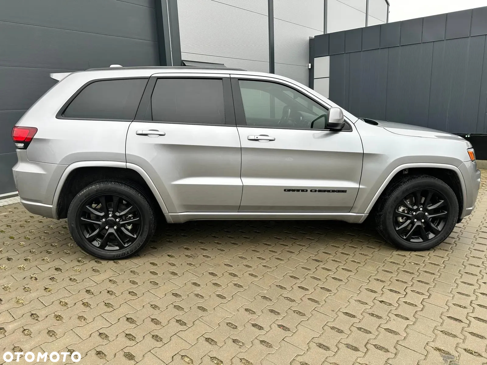 Jeep Grand Cherokee - 10