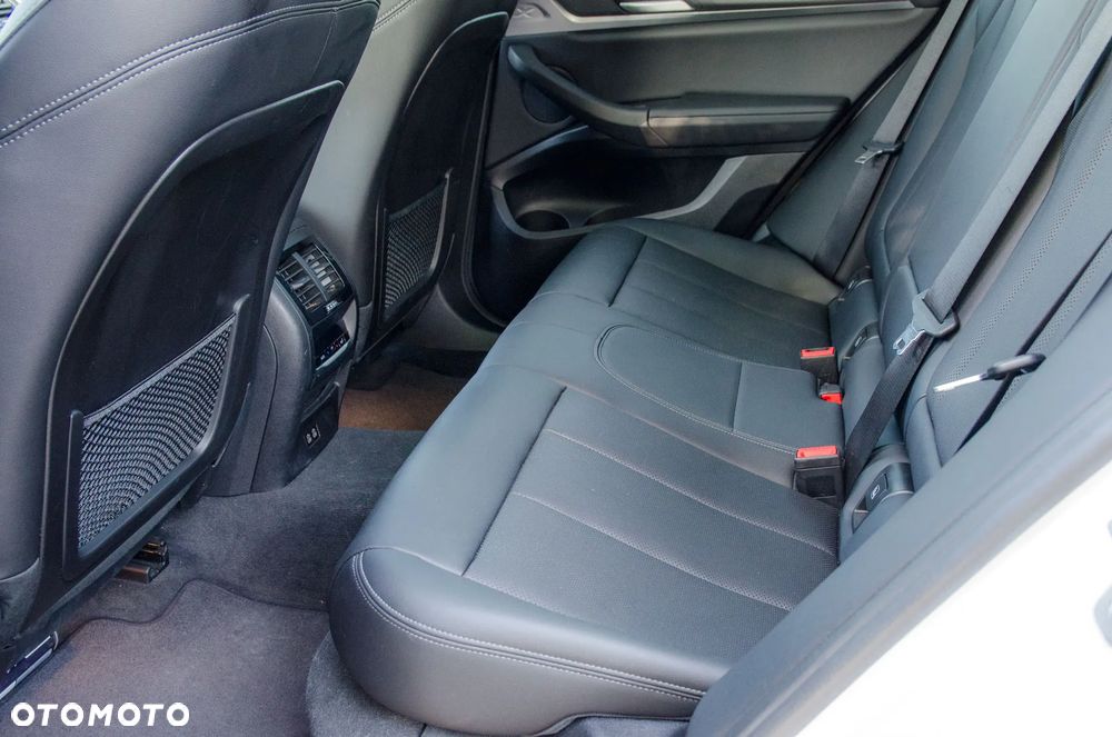 BMW X4 - 26