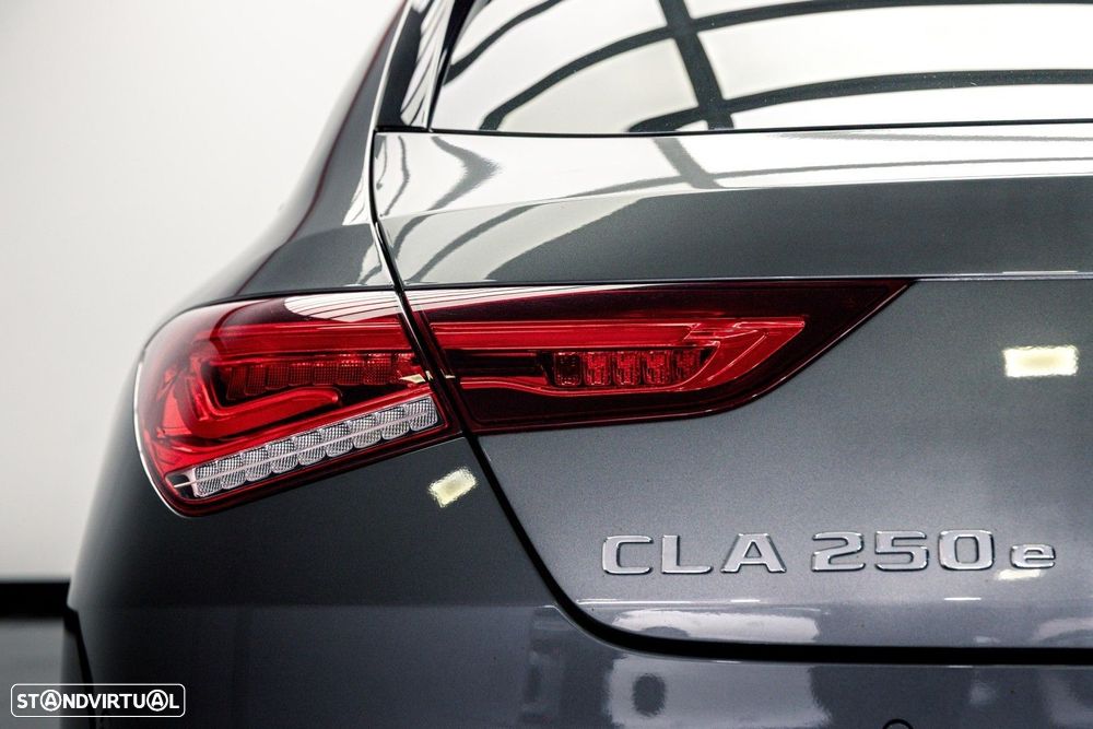 Mercedes-Benz CLA 250 e Shooting Brake AMG Line - 10