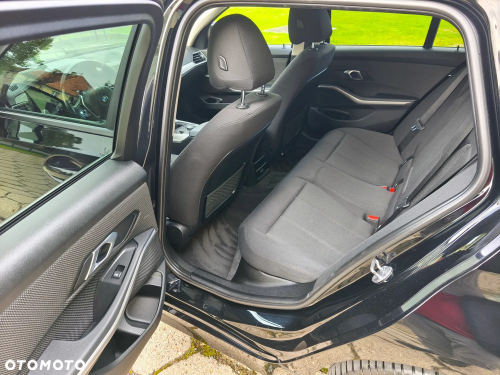 BMW Seria 3 318d Business Edition - 12
