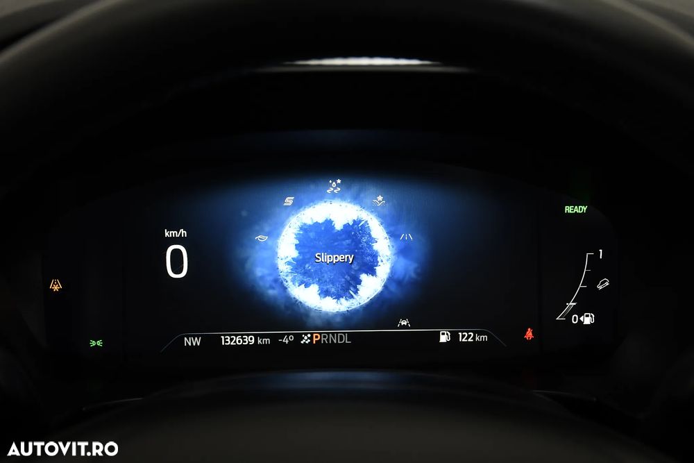 Ford Kuga 2.5 Duratec FHEV TITANIUM - 37