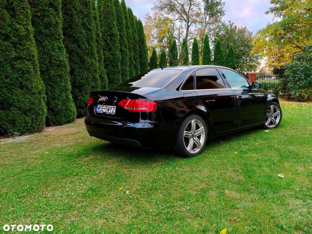 Audi A4 Limousine - 4