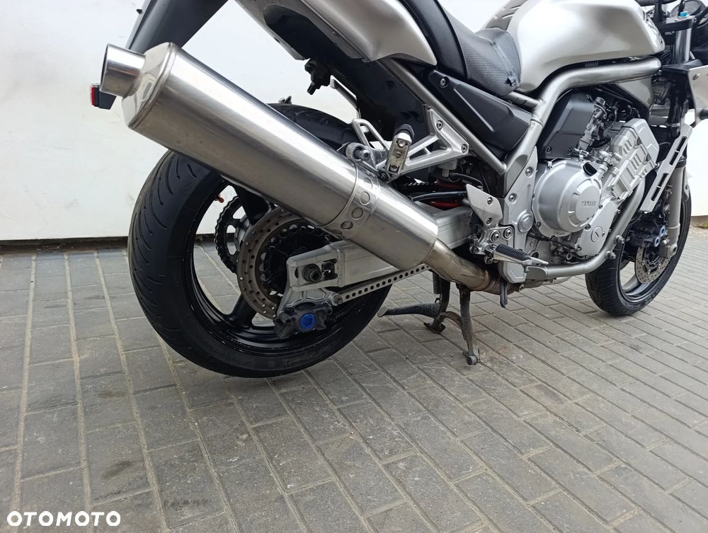 Yamaha FZS - 22