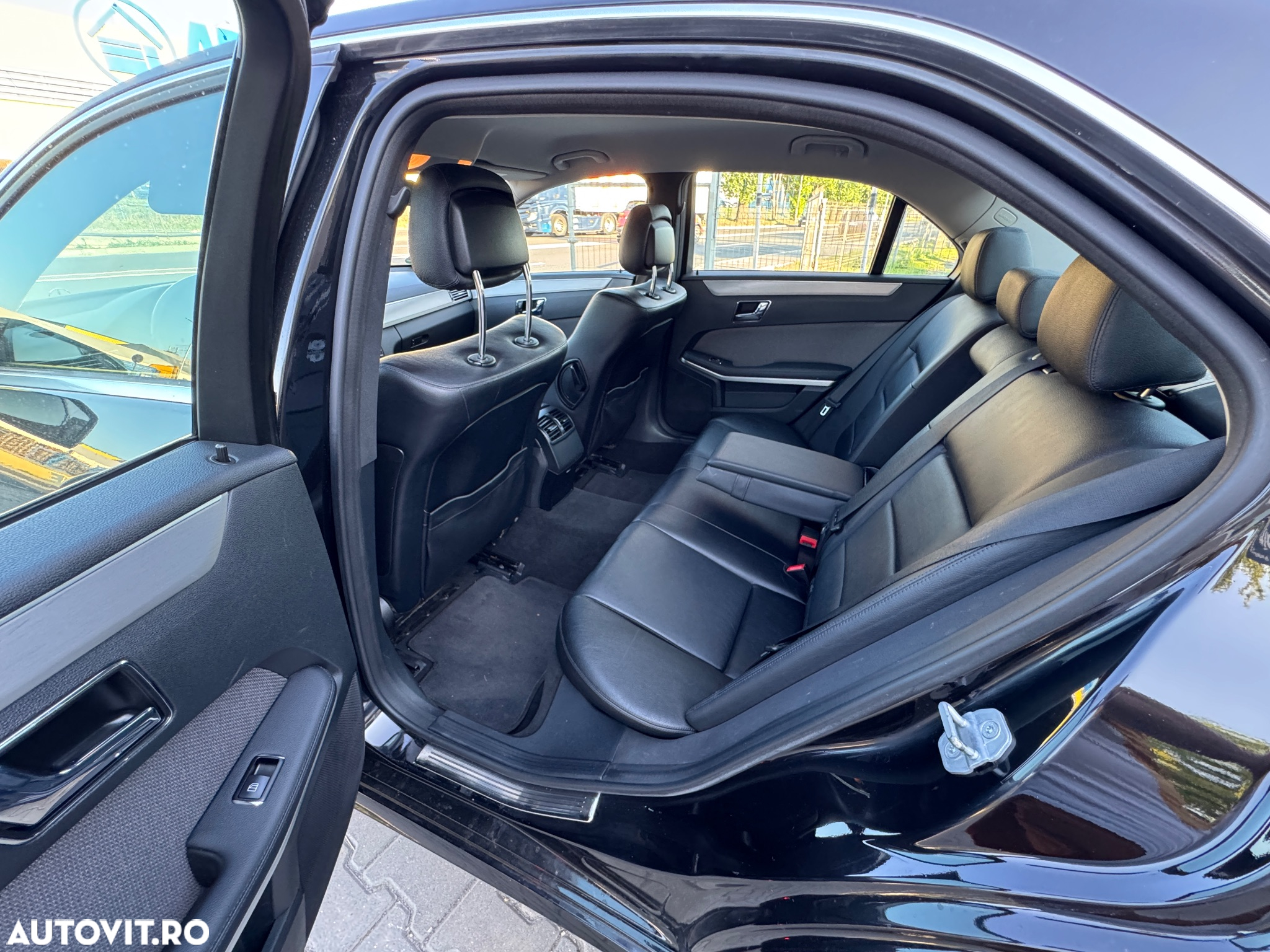 Mercedes-Benz E - 26