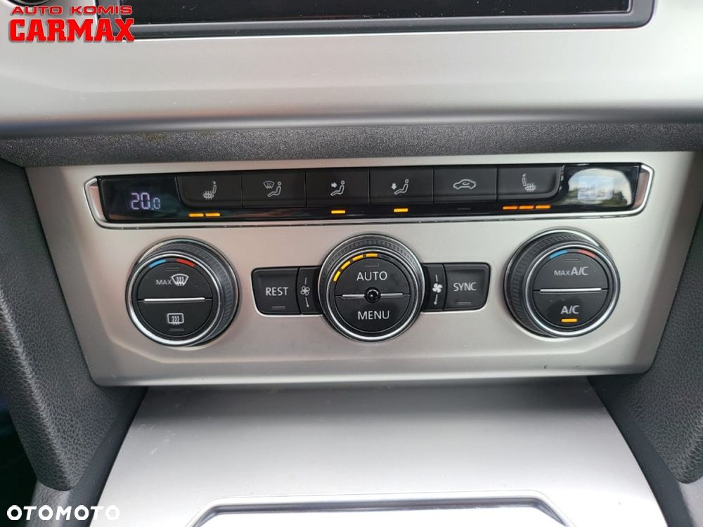 Volkswagen Passat - 19