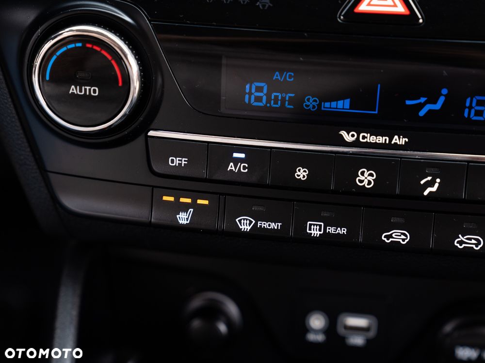 Hyundai Tucson 1.7 CRDI BlueDrive Style 2WD - 39
