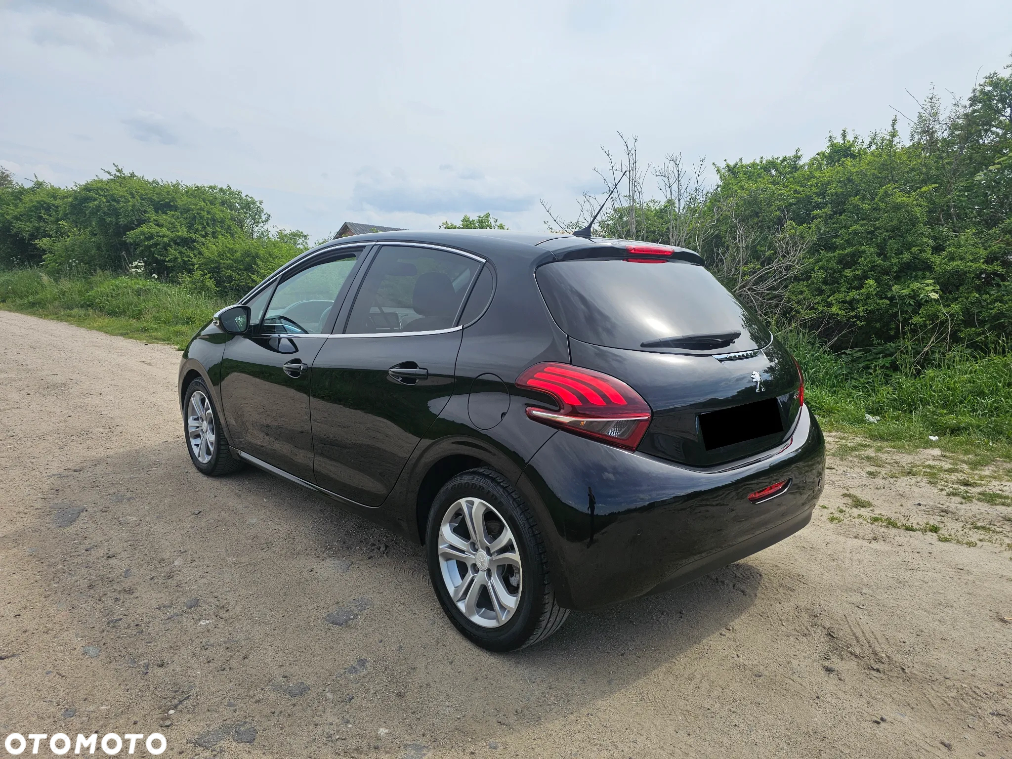 Peugeot 208 1.2 PureTech GPF Signature S&S EAT6 - 4