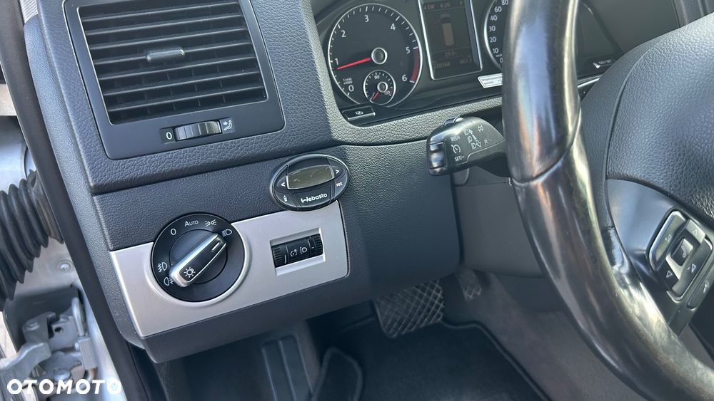 Volkswagen Multivan - 32