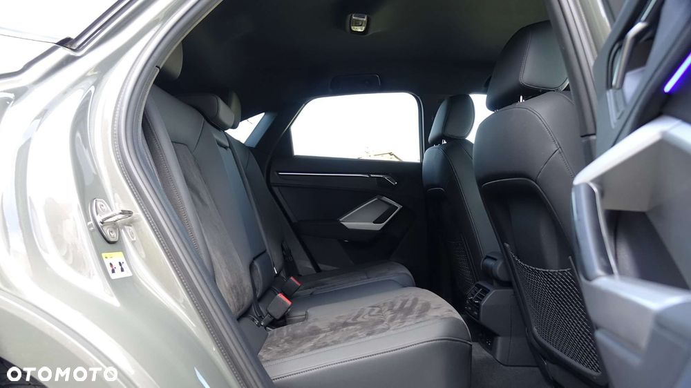 Audi Q3 Sportback - 27