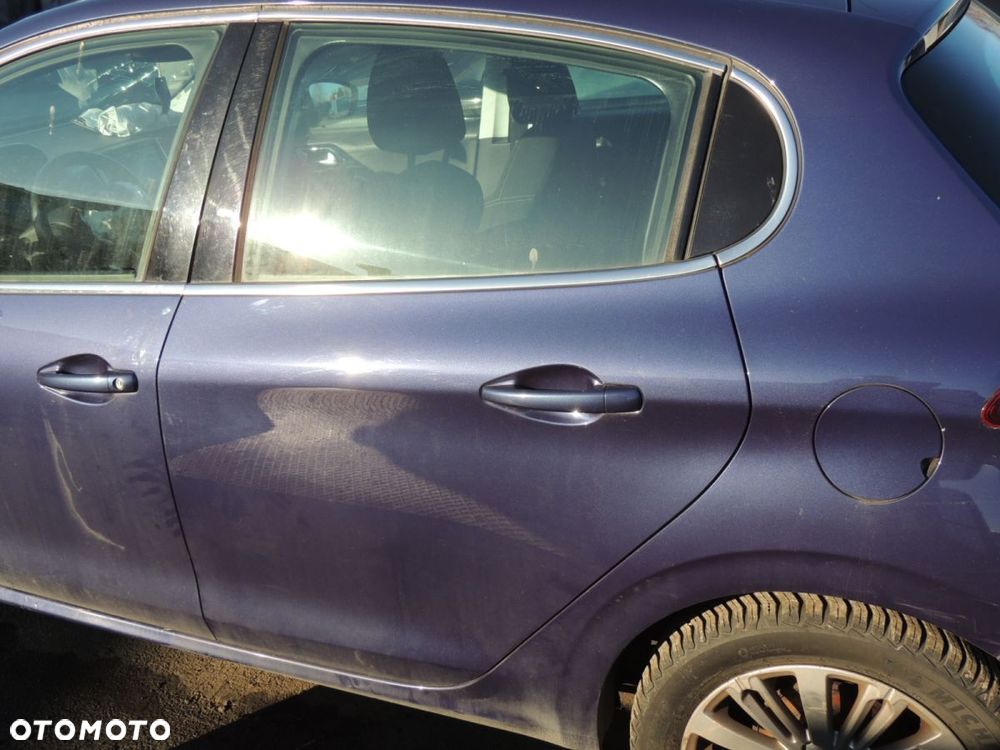 Drzwi lewy tył Peugeot 208 lift '17 - 1