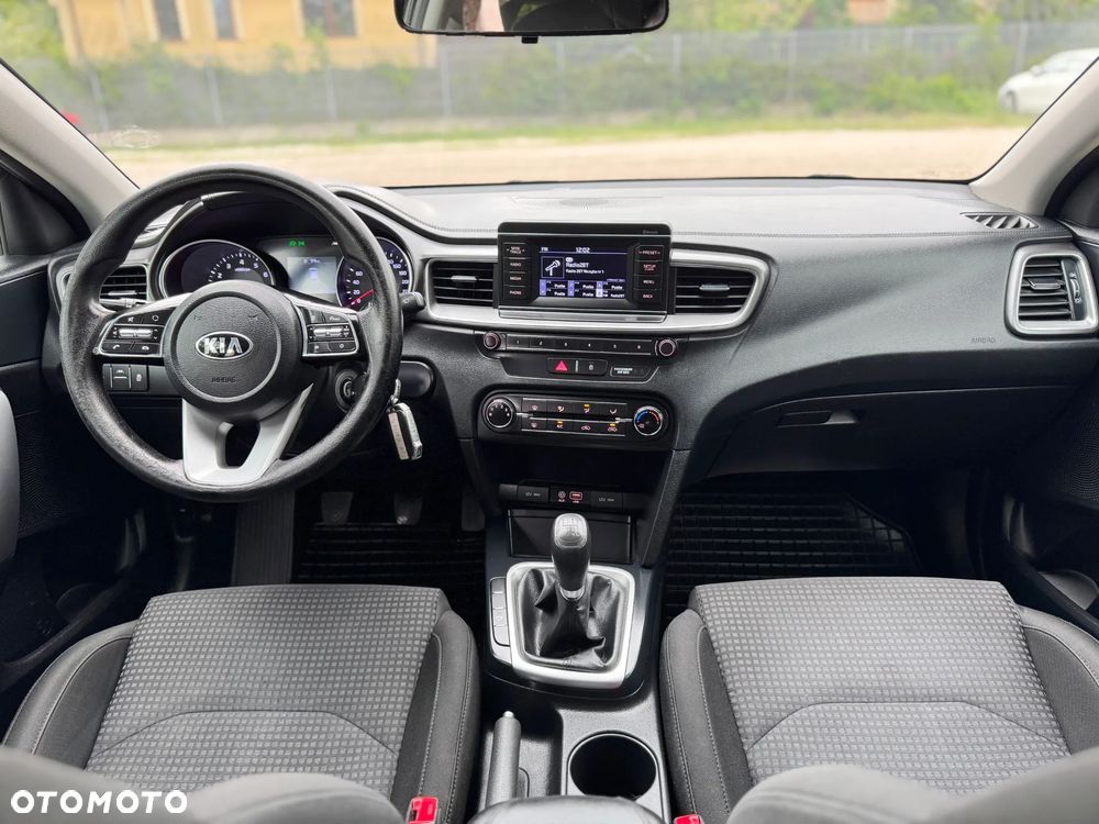 Kia Ceed 1.4 L - 29